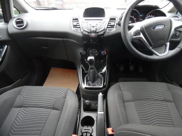 2015 Ford Fiesta 1.2 Zetec 5dr image 7