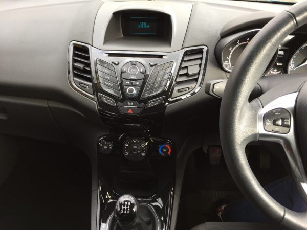 2015 Ford Fiesta 1.2 Zetec 5dr image 7