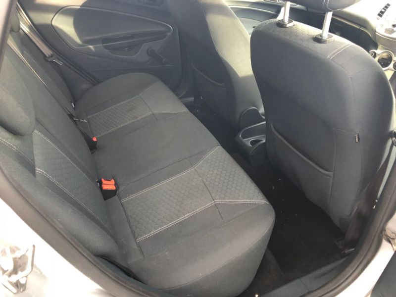 2010 Ford Fiesta 1.4 5dr image 6