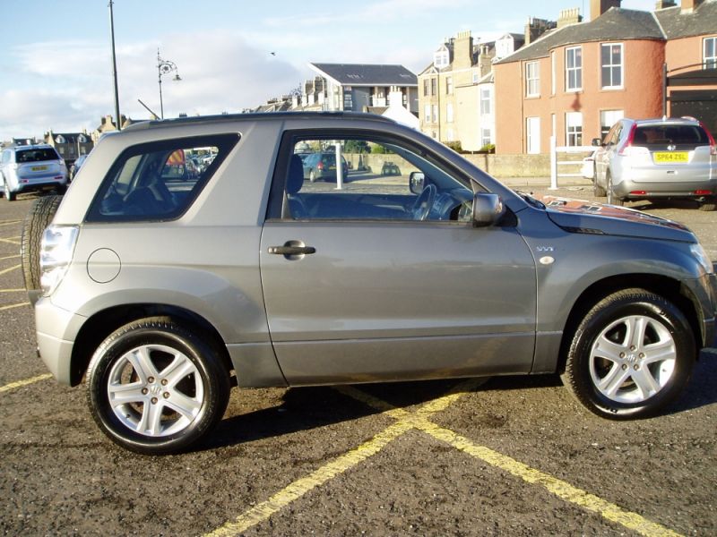 2005 Suzuki Grand Vitara 1.6 VVT Plus 3dr image 4