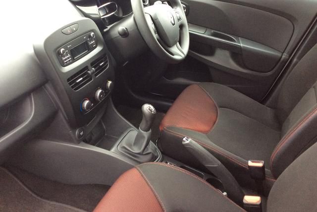 2013 Renault Clio 1.2 Expression Plus 5dr image 6