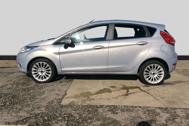 2011 Ford Fiesta 1.4 Titanium 5dr image 3