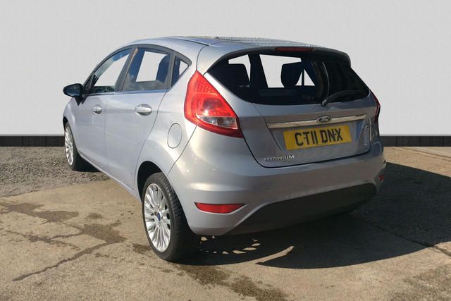 2011 Ford Fiesta 1.4 Titanium 5dr image 4