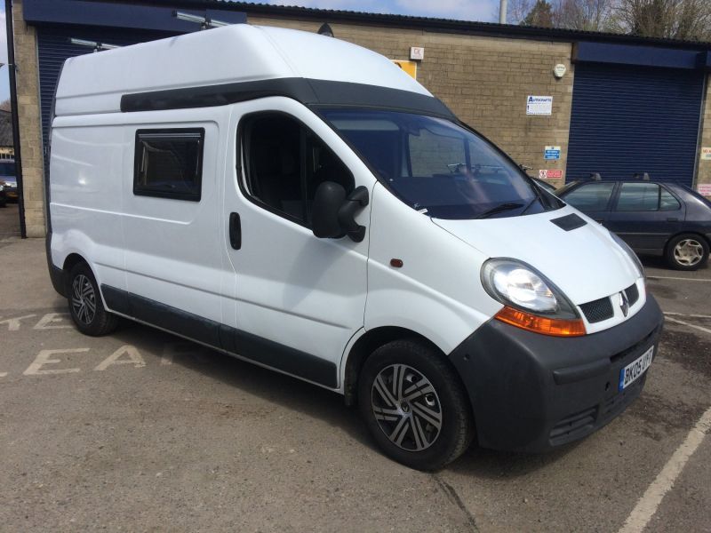 2005 Renault Trafic LH29DCI image 2