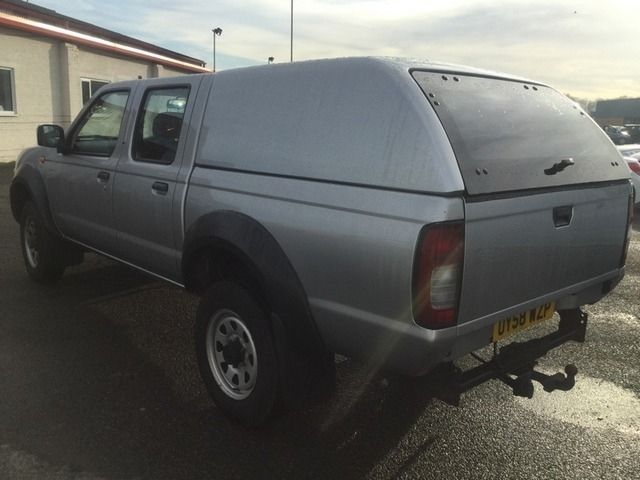 Nissan NP300 Double Cab 4X4 image 5