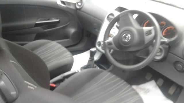 2009 Vauxhall Corsa 1.2 16V 3d image 4