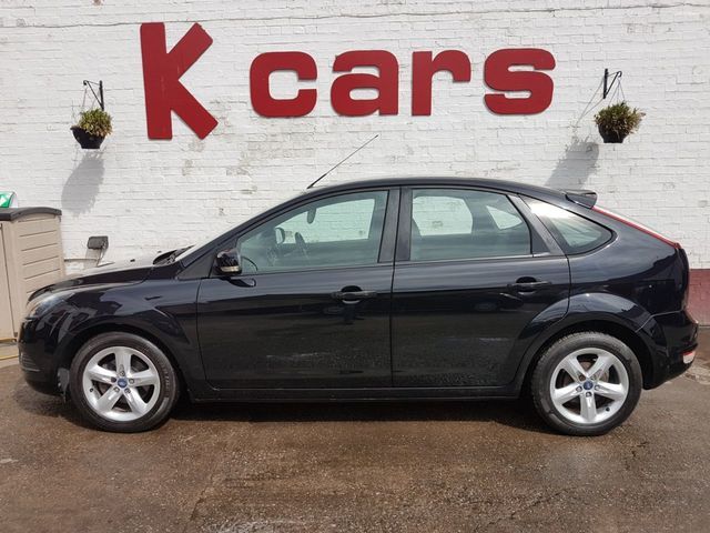 2009 Ford Focus 1.6 Zetec 5d image 2