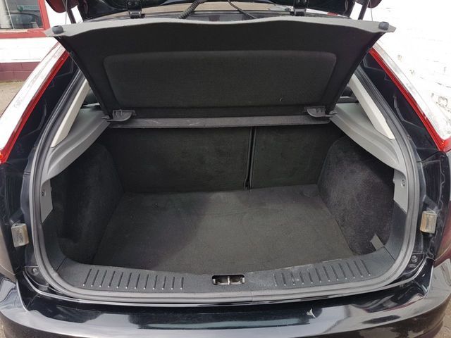 2009 Ford Focus 1.6 Zetec 5d image 9