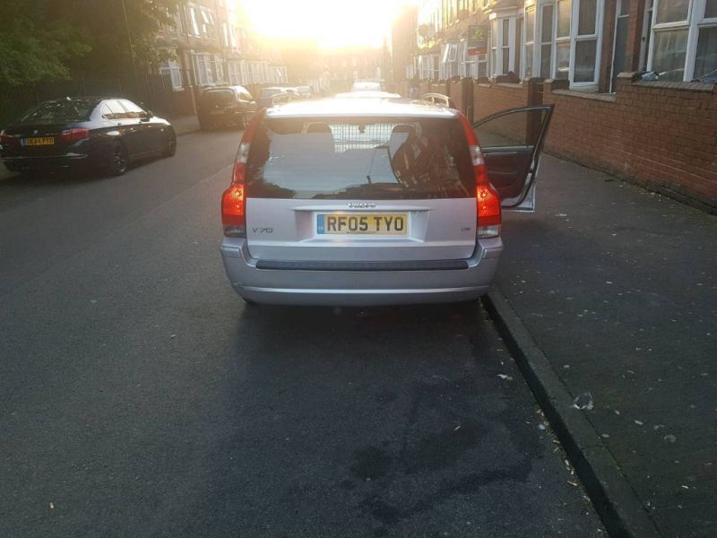 2005 Volvo V70 2.4 5dr image 8