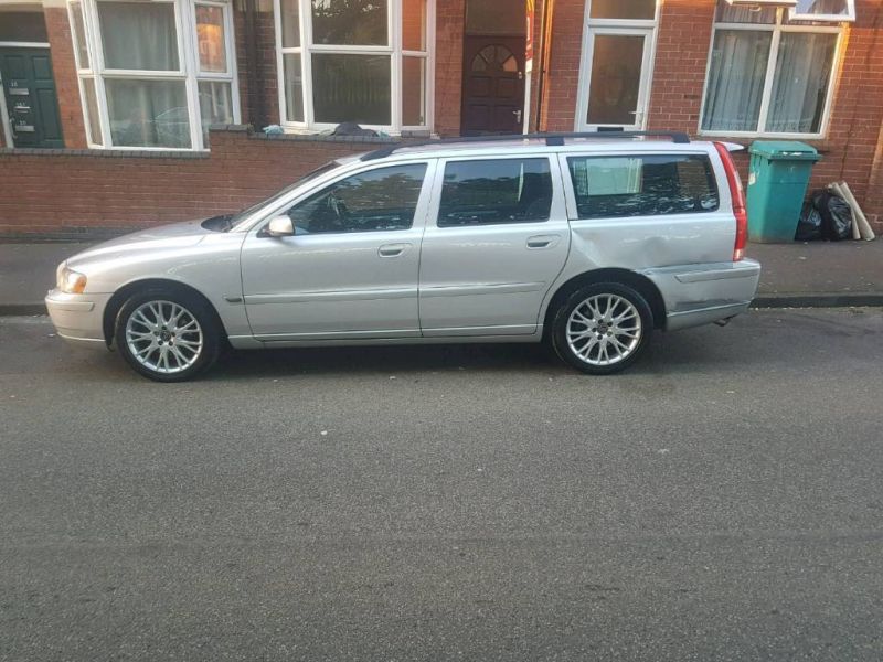 2005 Volvo V70 2.4 5dr image 9