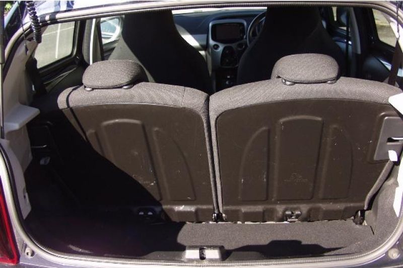 2015 Peugeot 108 1.0 image 9