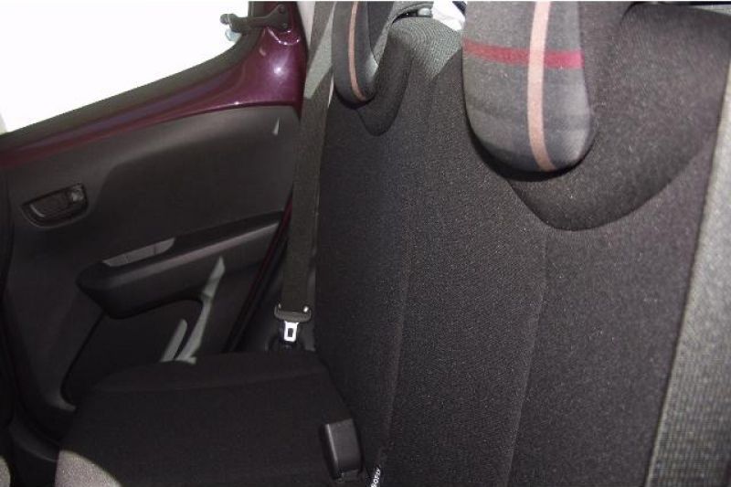 2015 Peugeot 108 1.0 image 10