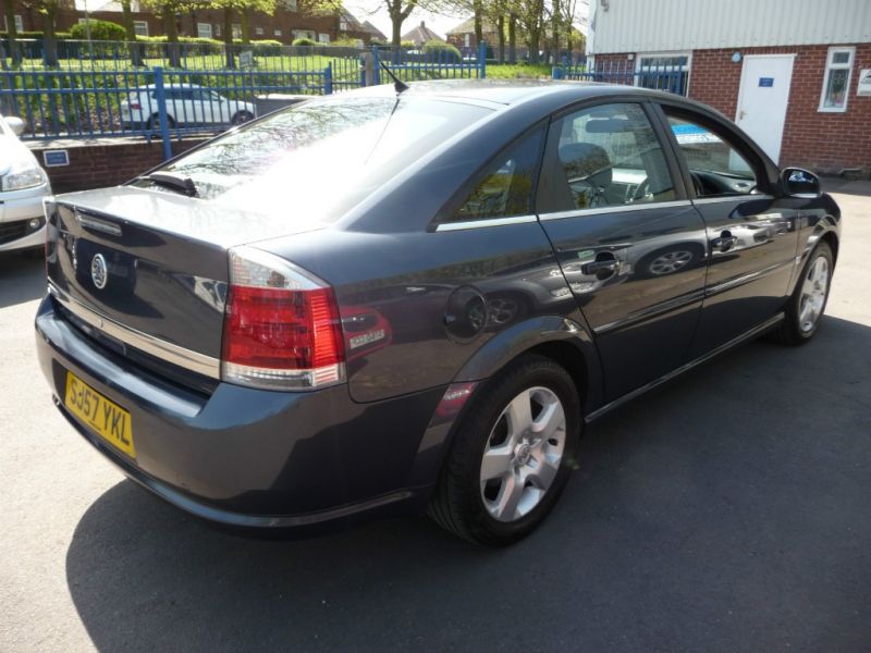 2007 Vauxhall Vectra 1.8i VVT 5dr image 6