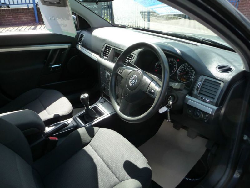 2007 Vauxhall Vectra 1.8i VVT 5dr image 7