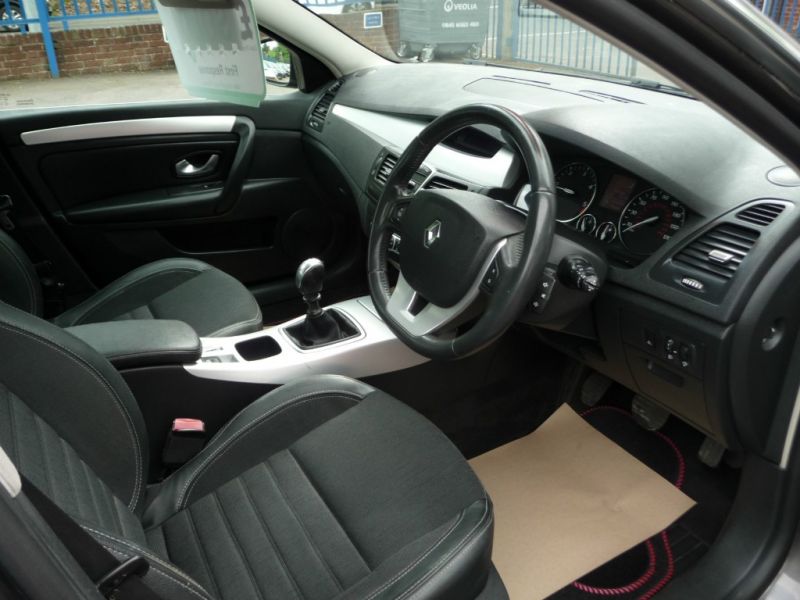 2008 Renault Laguna 2.0dCi 5d image 7