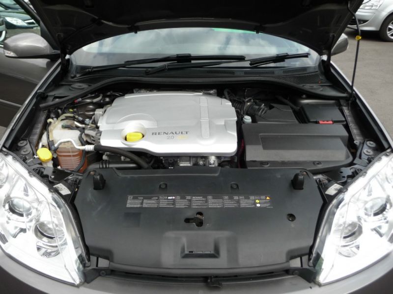 2008 Renault Laguna 2.0dCi 5d image 9