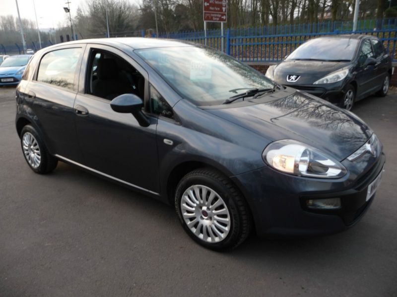 2010 Fiat Punto 1.4 8v 5dr image 1