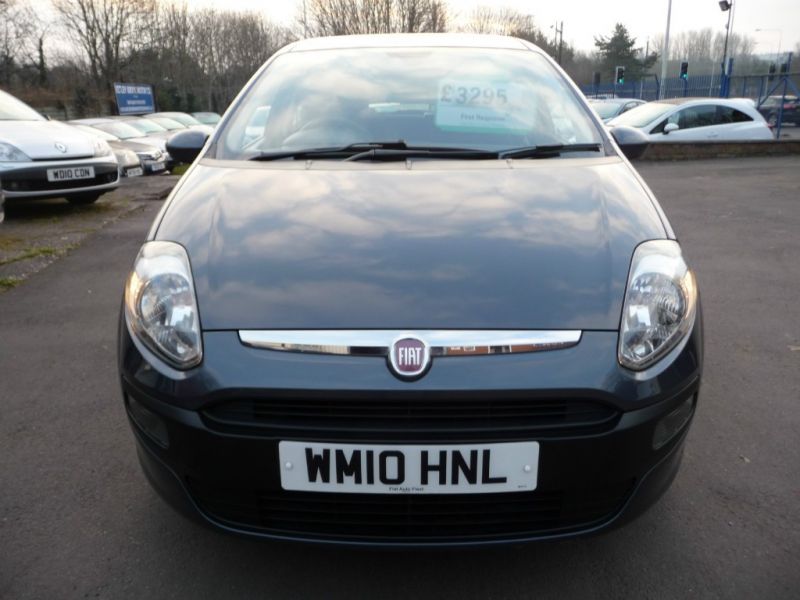 2010 Fiat Punto 1.4 8v 5dr image 2