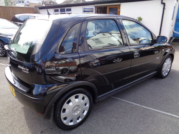 2005 Vauxhall Corsa 1.2i 16V 5dr image 3
