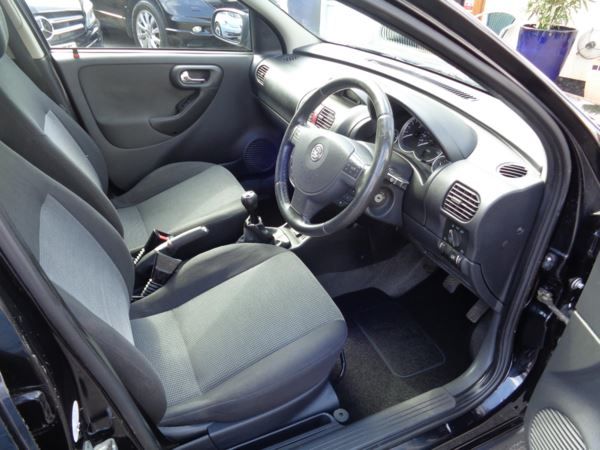 2005 Vauxhall Corsa 1.2i 16V 5dr image 6