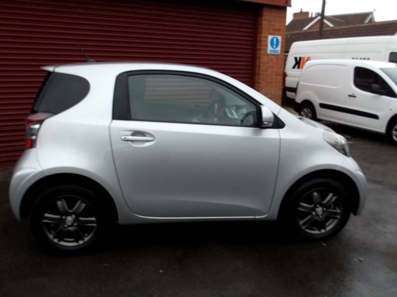 2009 Toyota iQ 1.0 VVT-i 2 3dr image 2