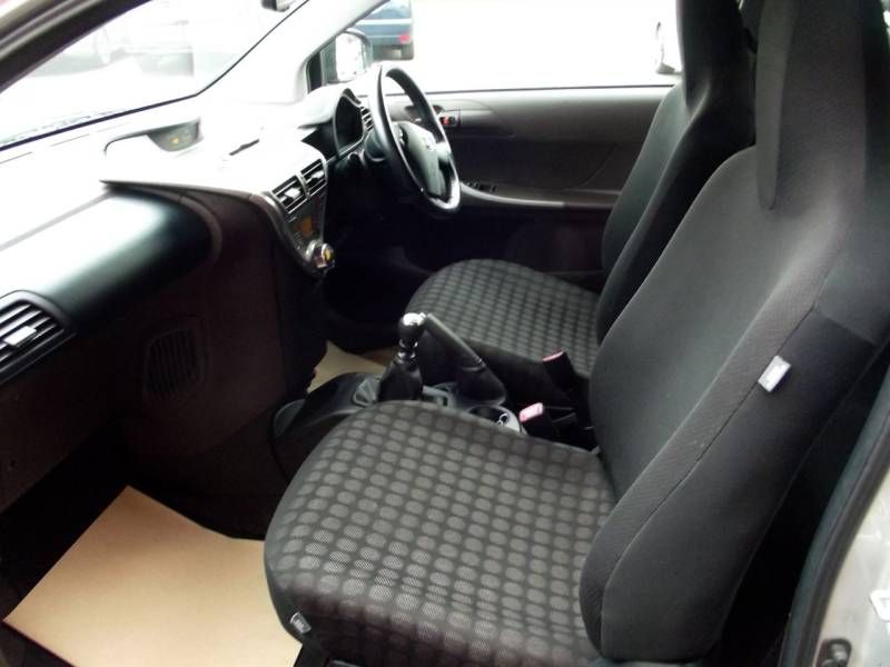 2009 Toyota iQ 1.0 VVT-i 2 3dr image 8