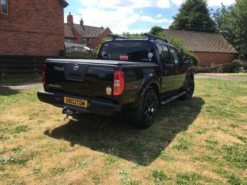 2010 Nissan Navara image 2