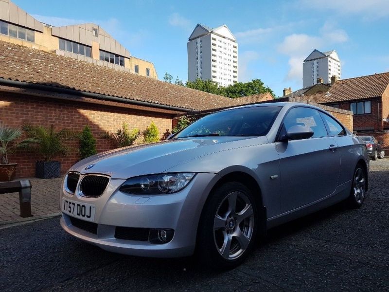 2007 BMW 3 Series 320i SE image 1