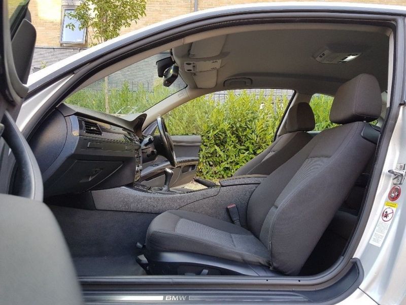 2007 BMW 3 Series 320i SE image 9