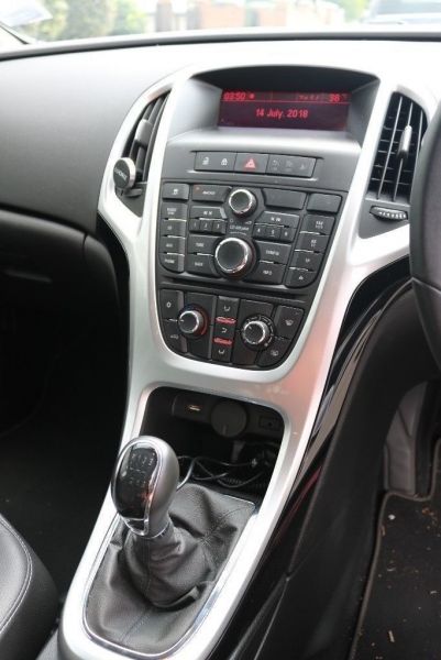 2014 Vauxhall Astra 1.6 image 9