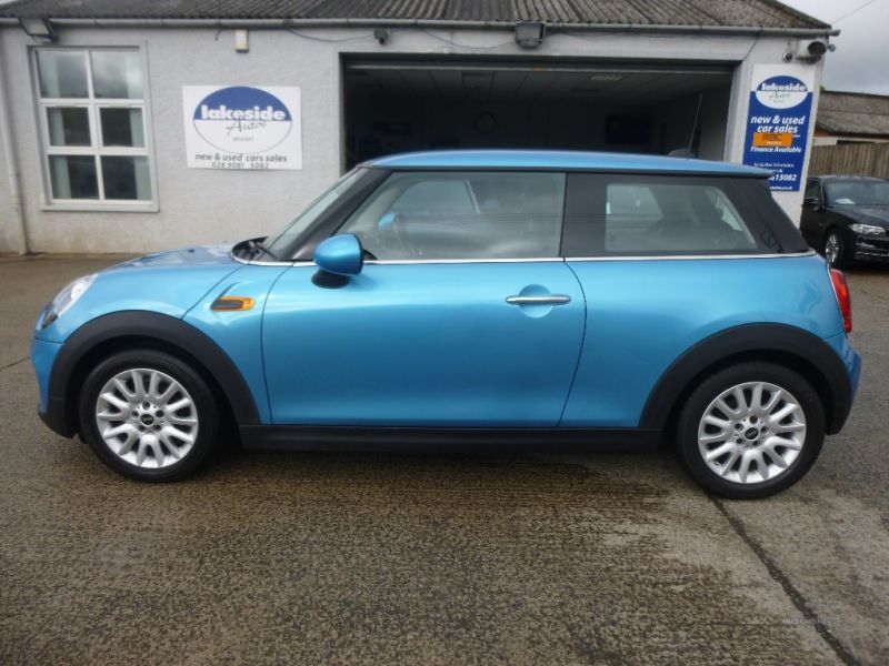 2014 MINI Hatch 1.5 One D 3dr image 2