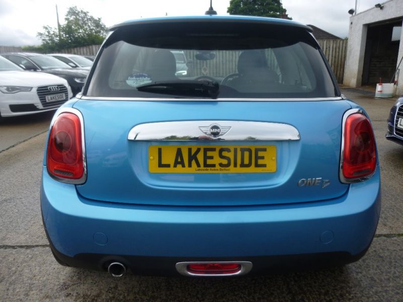 2014 MINI Hatch 1.5 One D 3dr image 3