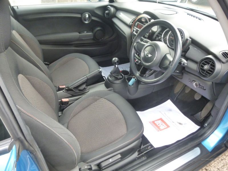 2014 MINI Hatch 1.5 One D 3dr image 6