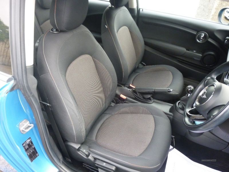 2014 MINI Hatch 1.5 One D 3dr image 7