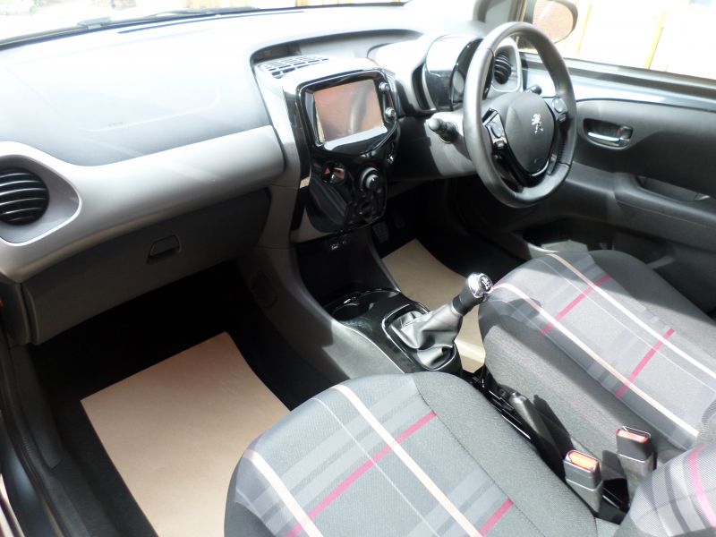 2015 Peugeot 108 1.2 Allure 5dr image 3
