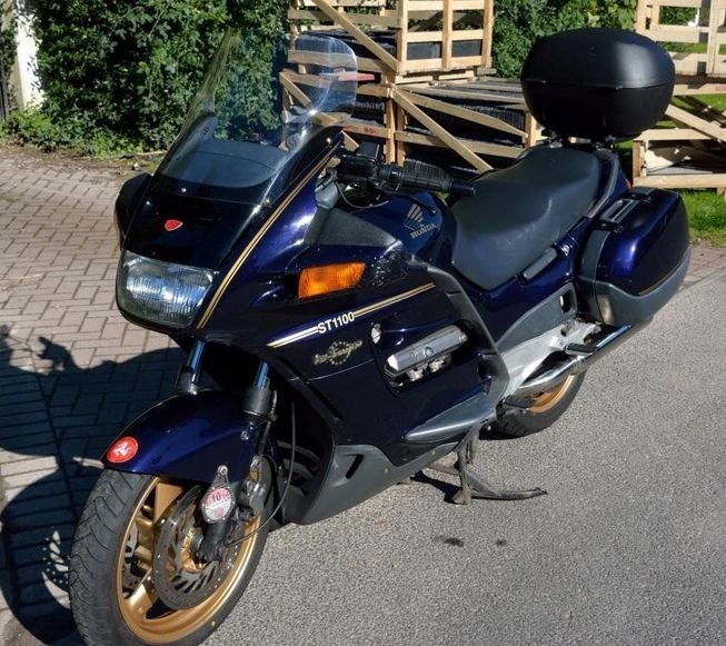 Honda ST 1100 Pan European image 2