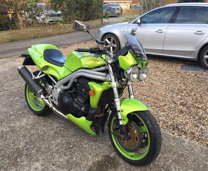 1999 Triumph 955i image 2