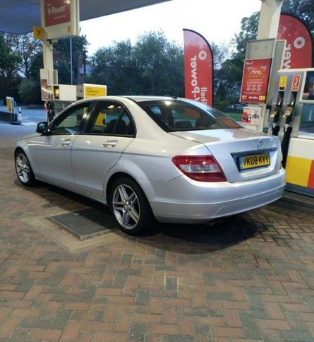 Mercedes C200 CDI image 2