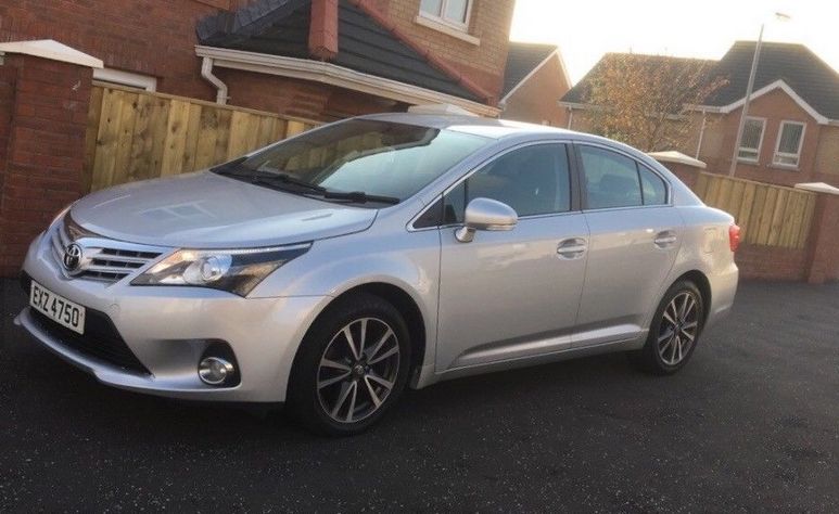 2012 Toyota Avensis image 1