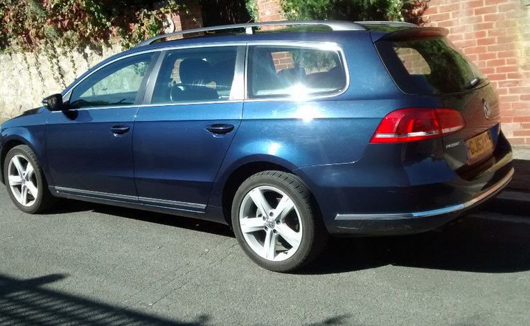 2012 VW Passat image 2