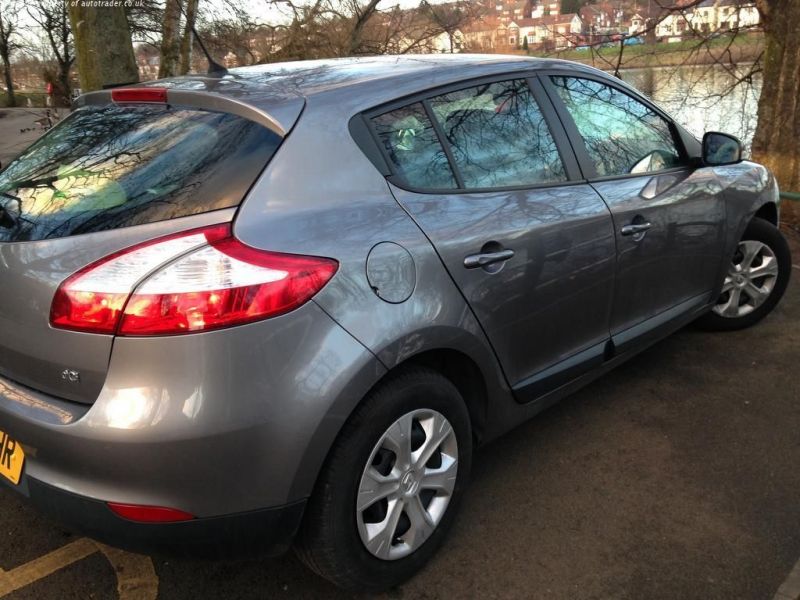 2011 Renault Megane Expression image 3