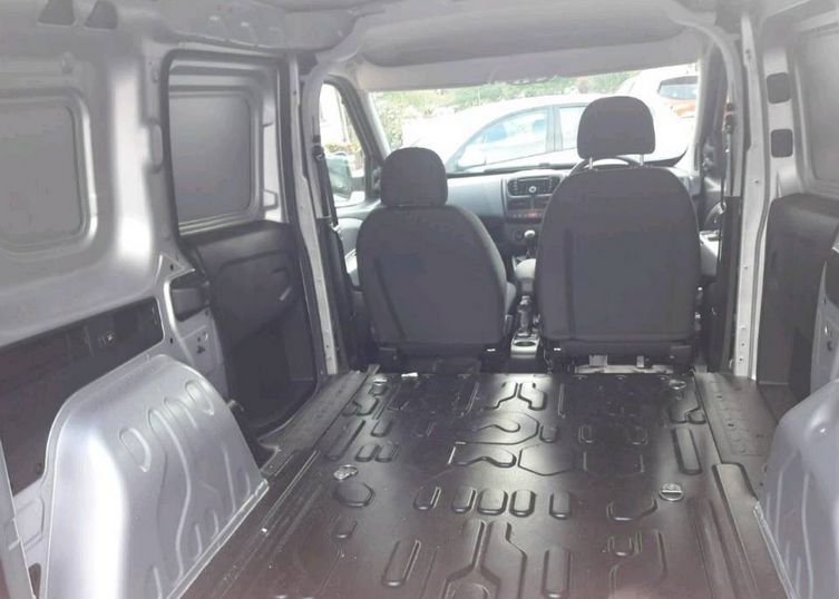 2018 Doblo Cargo Van image 4