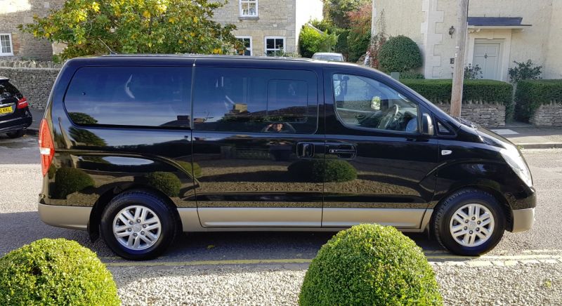 HYUNDAI I800 2.5 DIESEL 8 SEATER image 3