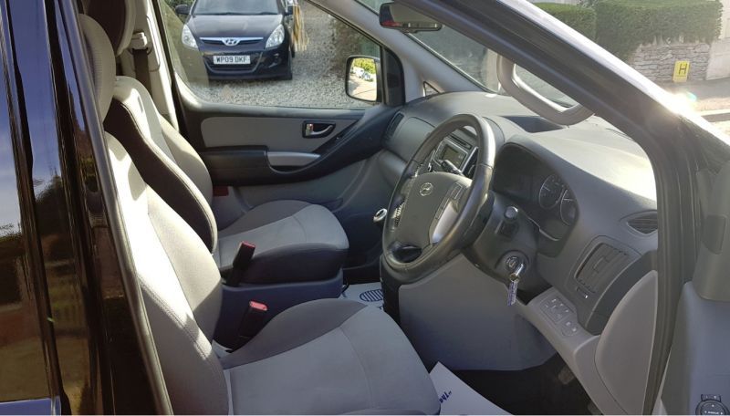 HYUNDAI I800 2.5 DIESEL 8 SEATER image 5