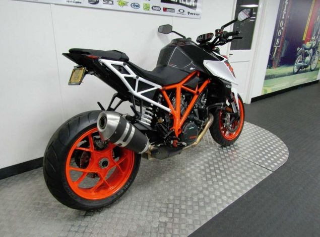 KTM 1290 SUPERDUKE R 17 image 4