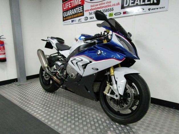 2015 BMW S 1000 RR image 3