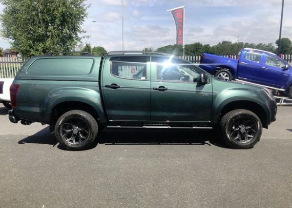 2018 18 ISUZU D-MAX Huntsman Plus 4x4 Double Cab Pick Up image 5