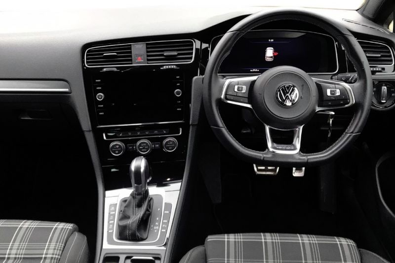 2018 Volkswagen Golf 2.0L GTD TDI DSG image 7