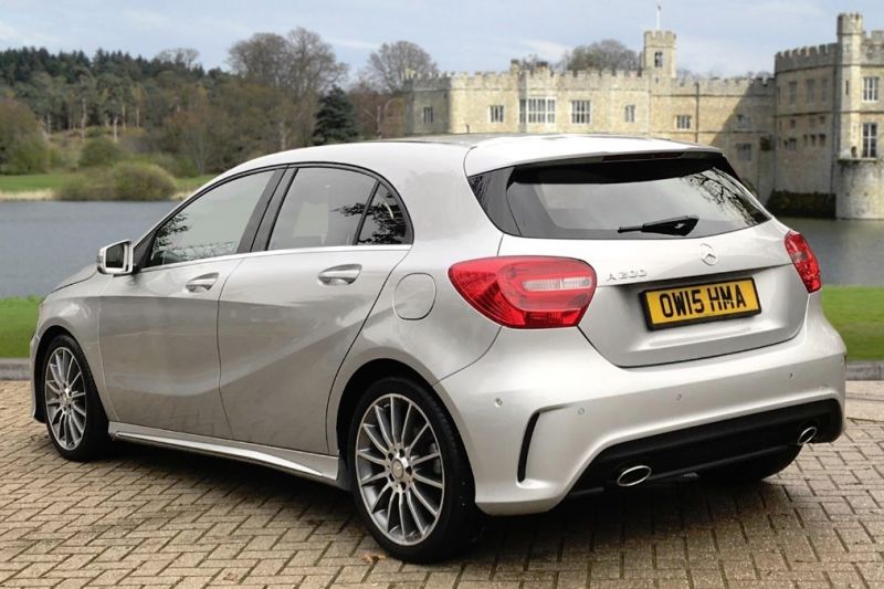 2015 Mercedes A200 1.6L BLUEEFFICIENCY AMG SPORT image 2