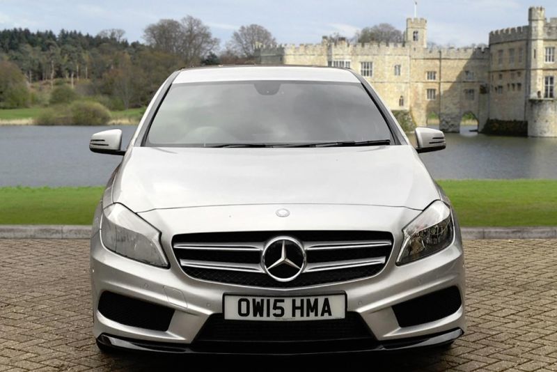 2015 Mercedes A200 1.6L BLUEEFFICIENCY AMG SPORT image 4